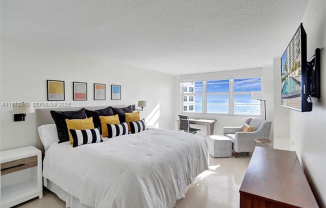 2 beds, 2 baths, 1,276 sqft, $5,200, Unit 6917 Collins Ave # 915