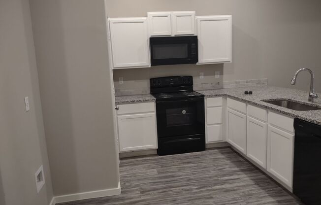 3 beds, 2 baths, 1,375 sqft, $1,300, Unit B