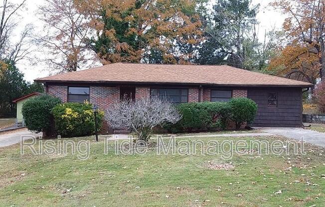 1136 DOGWOOD LN