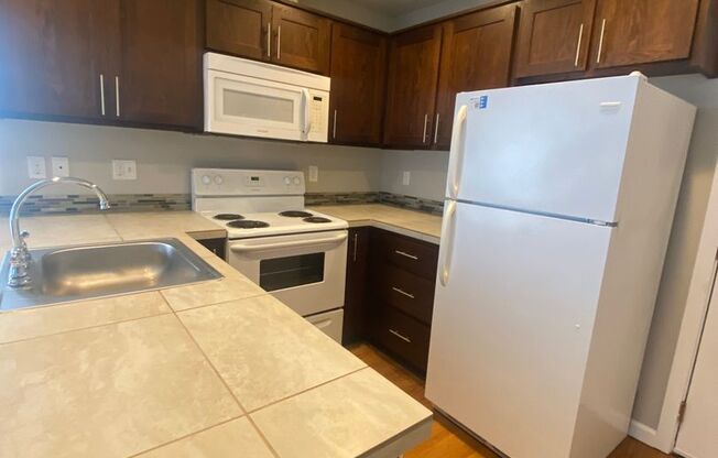 1 bed, 1 bath, 600 sqft, $1,395, Unit 2F