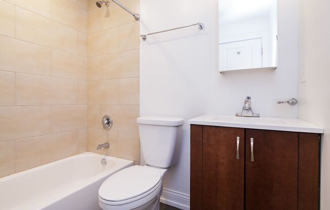 1 bed, 1 bath, 446 sqft, $1,400, Unit 4905-2