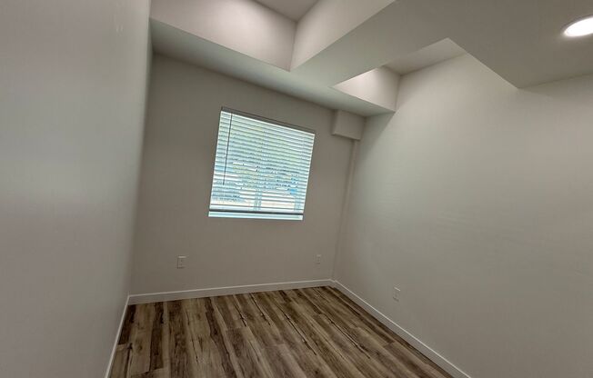 1 bed, 1 bath, 590 sqft, $1,945, Unit #43