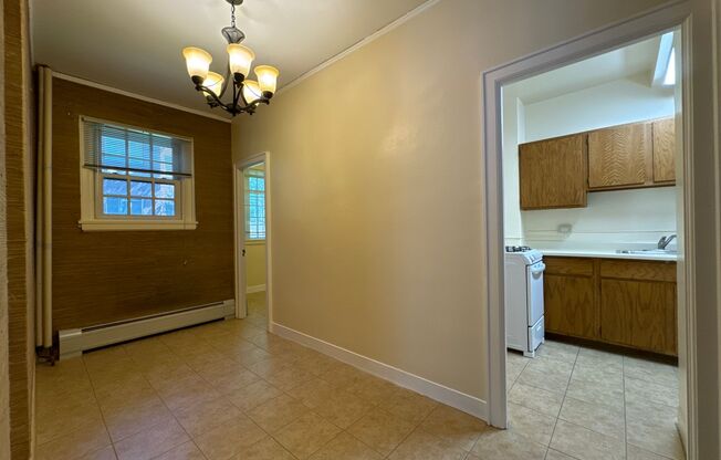 1 bed, 1 bath, 605 sqft, $1,250, Unit B-12