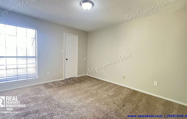 2 beds, 1 bath, 823 sqft, $974, Unit 323