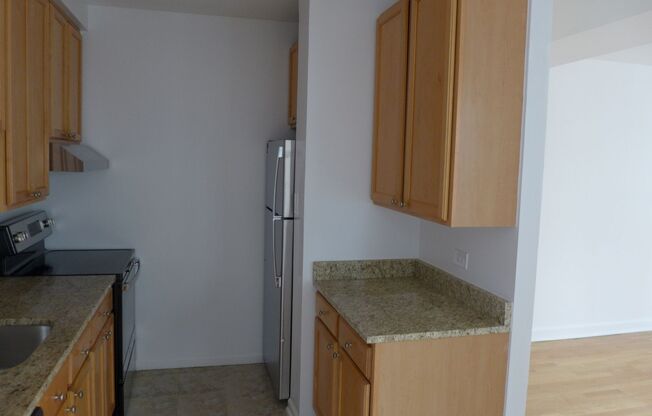 2 beds, 2 baths, 1,000 sqft, $1,995, Unit 806