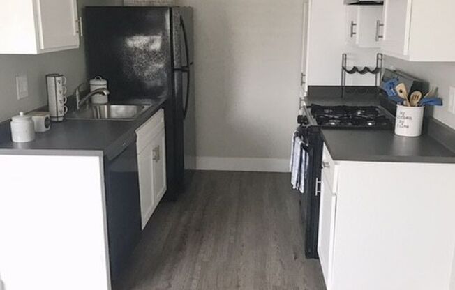Little Roscoe Apartments