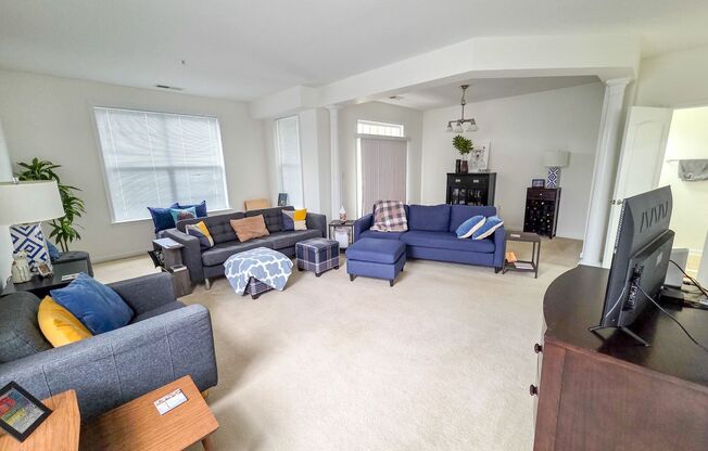 Sizable End Unit Townhome in Wheaton w/ 2 Car Garage!