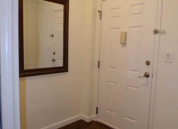 2 beds, 2 baths, 1,231 sqft, $3,100, Unit 214