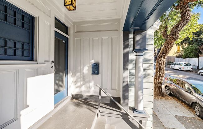 Bernal Heights: Remodeled Unfurnished Top Floor Condo w/ Garage Parking & Shared Yard
