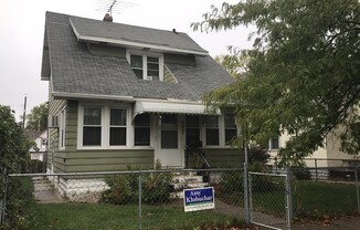Charming 3 bedroom 1 bath in University/Lexington neighborhood!