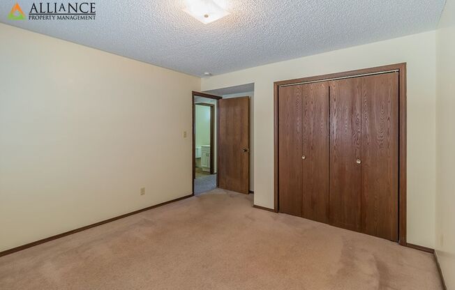 2 beds, 1 bath, 847 sqft, $850, Unit 02