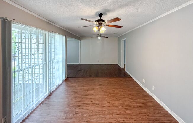 Spacious 2-Bedroom Home in Ridglea West – A Must-See!
