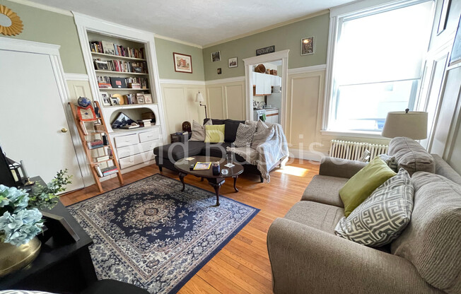 1124 COMMONWEALTH AVE