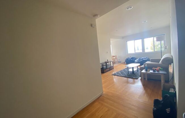 2 beds, 1 bath, 850 sqft, $3,395, Unit 309