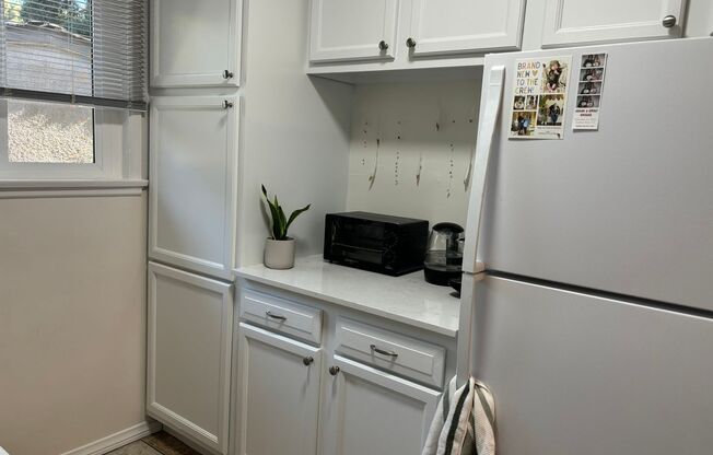 1 bed, 1 bath, 1,110 sqft, $2,400