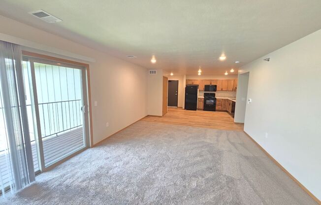 1 bed, 1 bath, 756 sqft, $1,195, Unit 3400 301