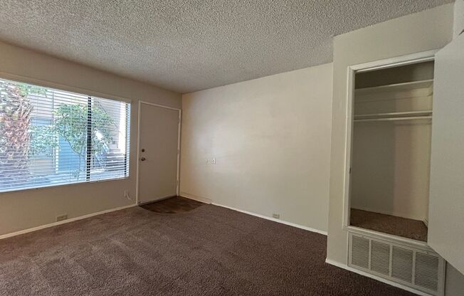 1 bed, 1 bath, $1,600, Unit 11