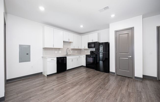 2 beds, 2 baths, 987 sqft, $1,750, Unit 412
