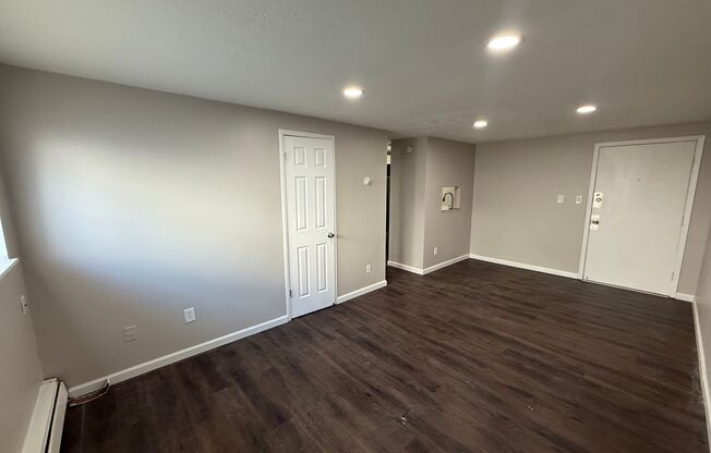 1 bed, 1 bath, 500 sqft, $925, Unit 106
