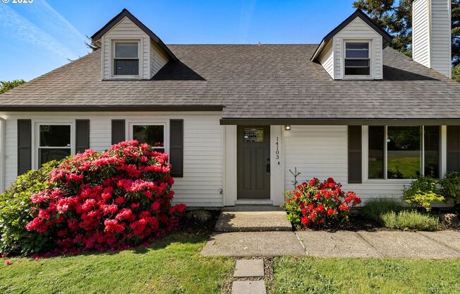Stunning 4 Bedroom Columbia Highlands Home for Lease - 14103 SE McGillivray Blvd