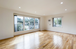 5701 San Vicente Blvd