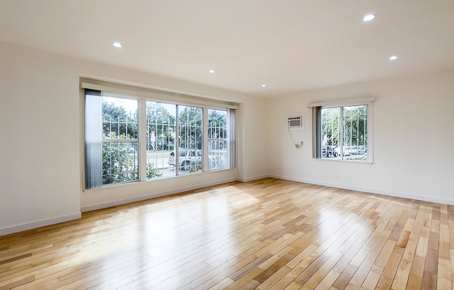 5701 San Vicente Blvd