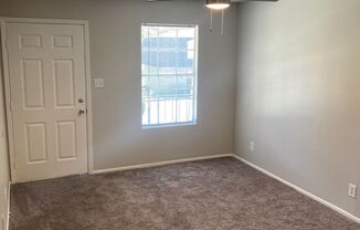 1 bed, 1 bath, $800, Unit 1142-03/J