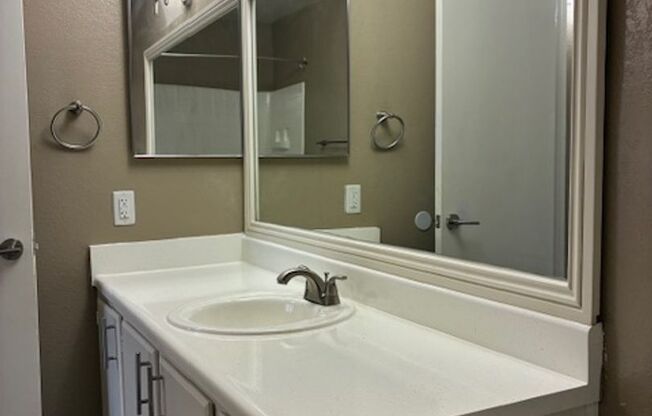 2 beds, 2 baths, 997 sqft, $1,500, Unit MA 122