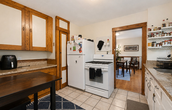 112 COLBORNE RD