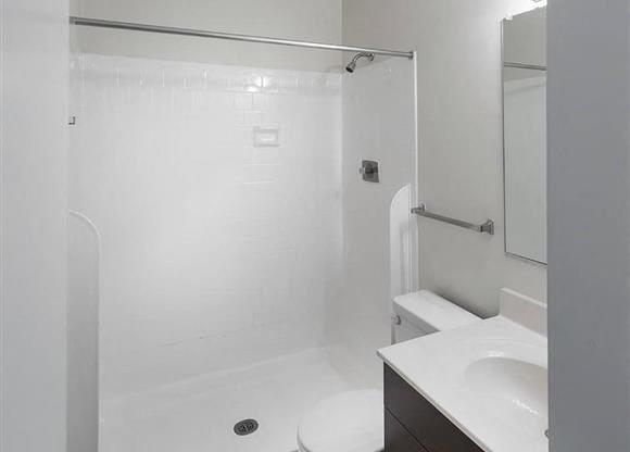 PREMIER convenient walk-in shower at Trillium Apartments, Fairfax