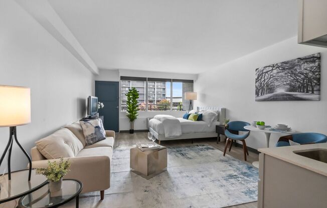 Studio, 1 bath, 350 sqft, $1,395, Unit 504