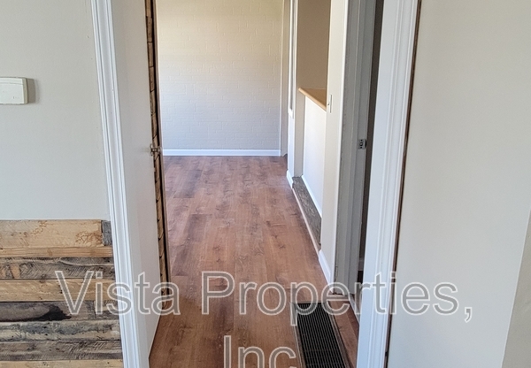 1100 W WHITNEY AVE