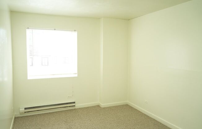 2 beds, 1 bath, $1,550, Unit Apt #08