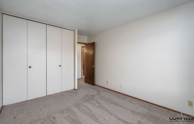 2 beds, 1.5 baths, 884 sqft, $1,275, Unit 311