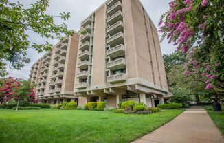 Charming Studio Condo in Southwest Waterfront!