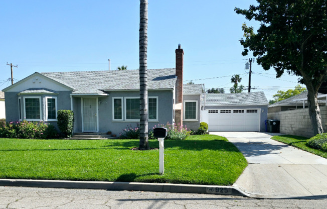 925 W MIRADA RD