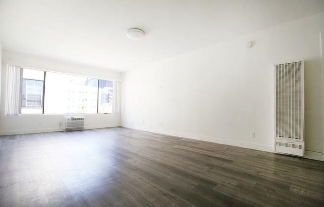 Studio, 1 bath, 550 sqft, $1,499, Unit 310