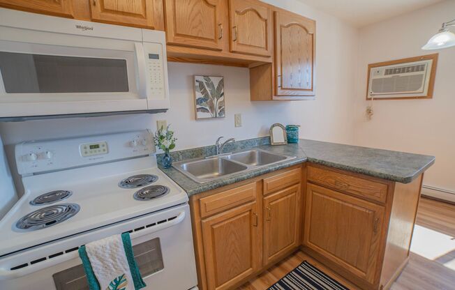 Studio, 1 bath, 430 sqft, $685, Unit 237