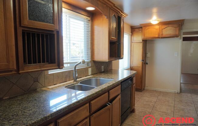 Spacious home located In Northeast Bakersfield!