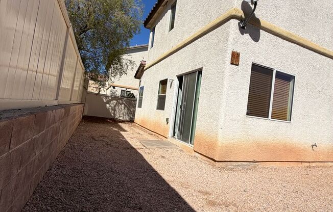 3 beds, 2.5 baths, $1,900