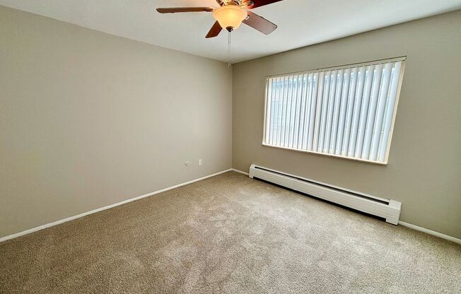Jefferson Park Apartments – Studio, 1 & 2 Bedroom Homes in Denver’s Jefferson Park Neighborhood & Designated Parking!!