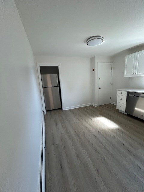 2 beds, 1 bath, 850 sqft, $3,000, Unit 224