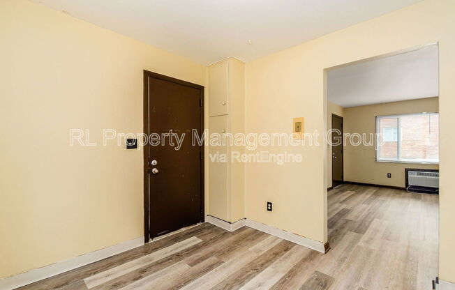2 beds, 1 bath, 775 sqft, $825, Unit A