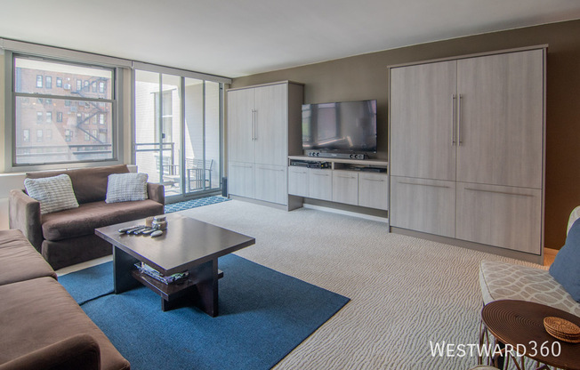 30 E ELM ST