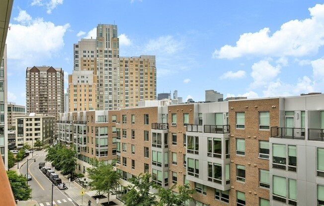 1 bed, 1 bath, 702 sqft, $3,000, Unit 324