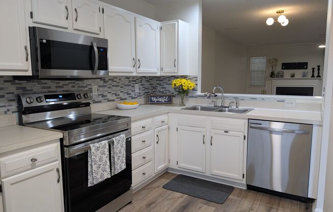 Move in ready Townhome in Arbourgate Meadows!