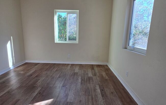 2 beds, 1 bath, $2,800