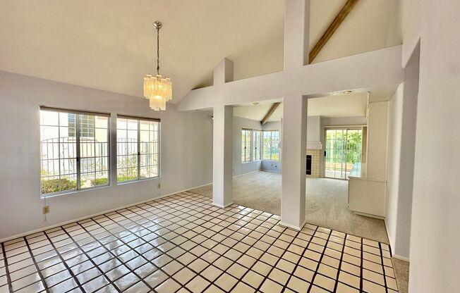 Beautiful Home in Gated Community of Los Rios with View of Golf Course