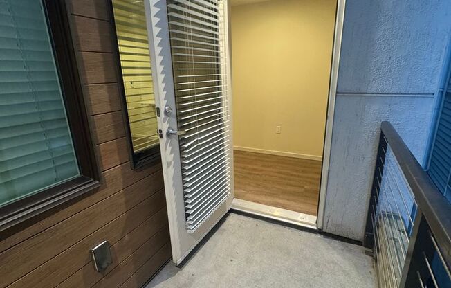 Studio, 1 bath, 180 sqft, $1,025, Unit 212