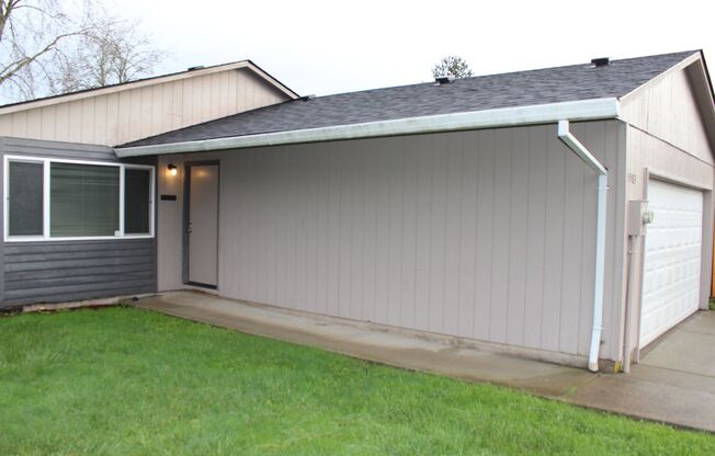 3 bedroom, 1 bath home on quiet Hillsboro street